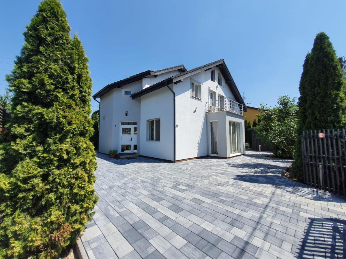 Greenwood Residence Ghiroda Exterior foto