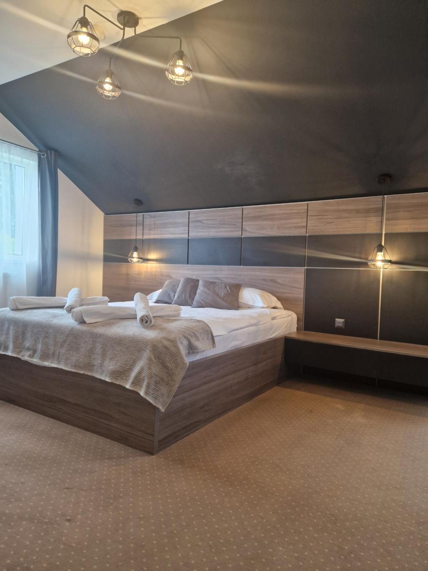 Greenwood Residence Ghiroda Zimmer foto