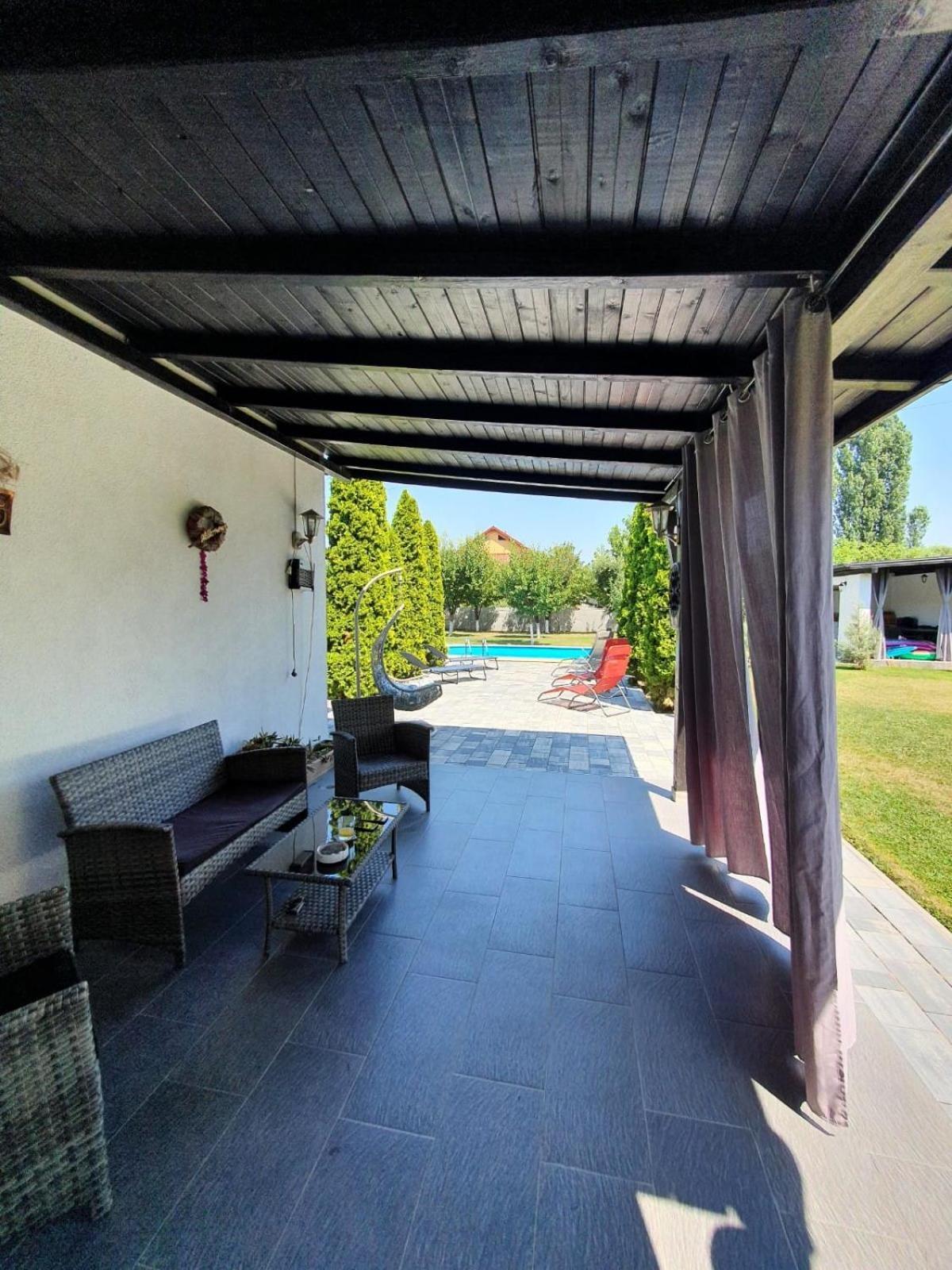 Greenwood Residence Ghiroda Zimmer foto